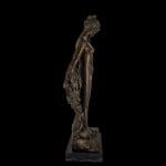 40908_1.jpg Scultura donna in bronzo su basamento in marmo nero, tecnica cera persa