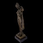 40908_3.jpg Scultura donna in bronzo su basamento in marmo nero, tecnica cera persa