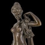 40908_4.jpg Scultura donna in bronzo su basamento in marmo nero, tecnica cera persa