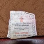 40871_3.jpg Divano a tre posti Chesterfield in pelle con doppia trapuntatura frontale