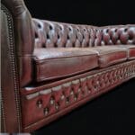 40871_5.jpg Divano a tre posti Chesterfield in pelle con doppia trapuntatura frontale