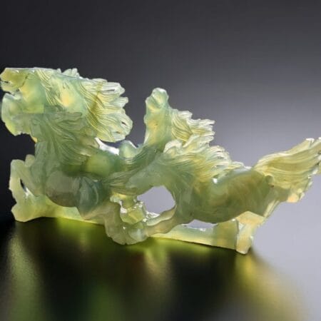 Scultura con cavalli in giada verde, artigianato unico