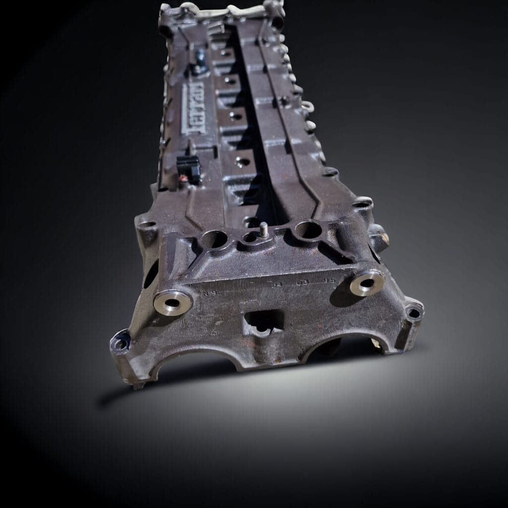 Coperchio valvole Ferrari 412 T1 da Formula Uno