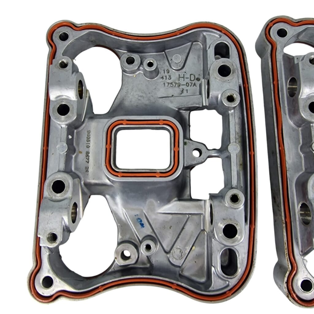 Coppia scatole inferiori bilancieri Harley Davidson codice 17579-07
