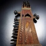 41019_3.jpg Vecchio strumento musicale etnico artigianale privo di corde