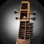 41019_4.jpg Vecchio strumento musicale etnico artigianale privo di corde