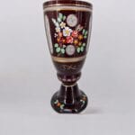 41071_3.jpg Splendido calice in vetro di Bohemia decorato a mano con motivi floreali e dettagli dorati, perfetto per aggiungere eleganza alla tua tavola.