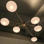 40753.jpg Lampadario stella sei luci design in ottone con diffusori in vetro opalino