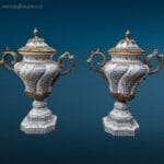04646.jpg Coppia di vasi in ceramica smaltata craquelé, con motivi floreali e maniglie in bronzo dorato