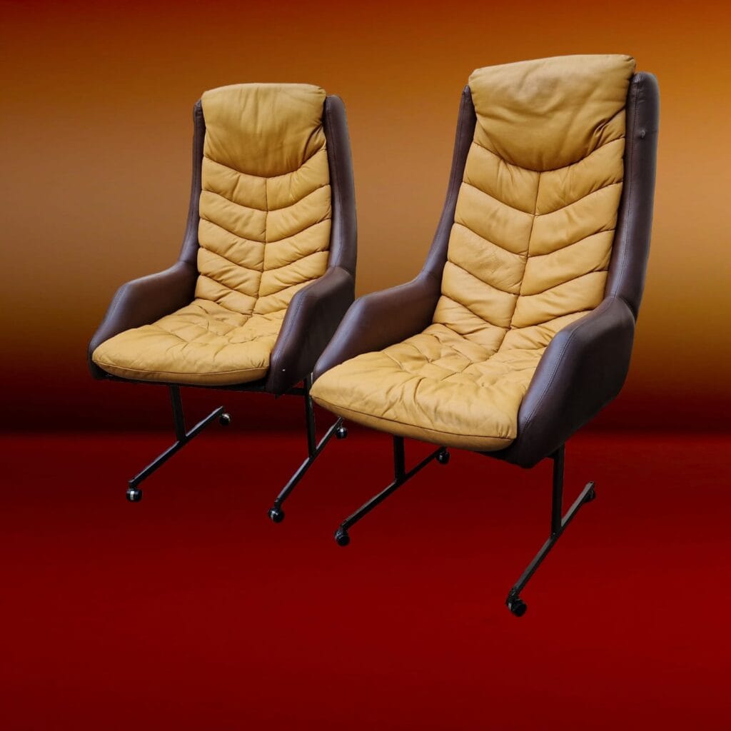 41146.jpg Esclusiva coppia di poltrone Pirelli Design anni '60 in buone condizioni