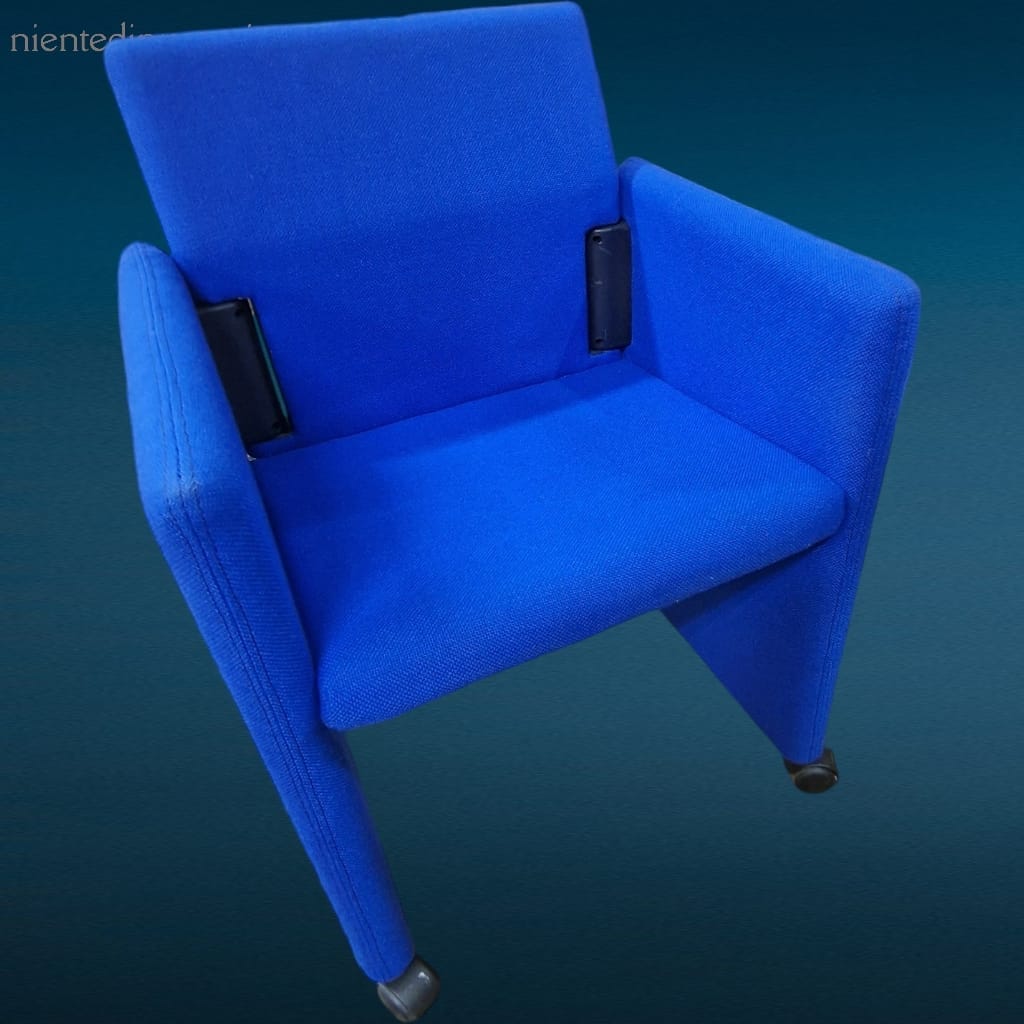Poltroncina pieghevole ROOTA DEKO design Buzzatti e Rocchi, pieghevole e versatile.
