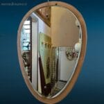 41192_2.jpg Specchio a goccia anni 60, design vintage originale, perfettamente conservato con un lieve segno sul bordo, autentico complemento d’arredo anni Sessanta.