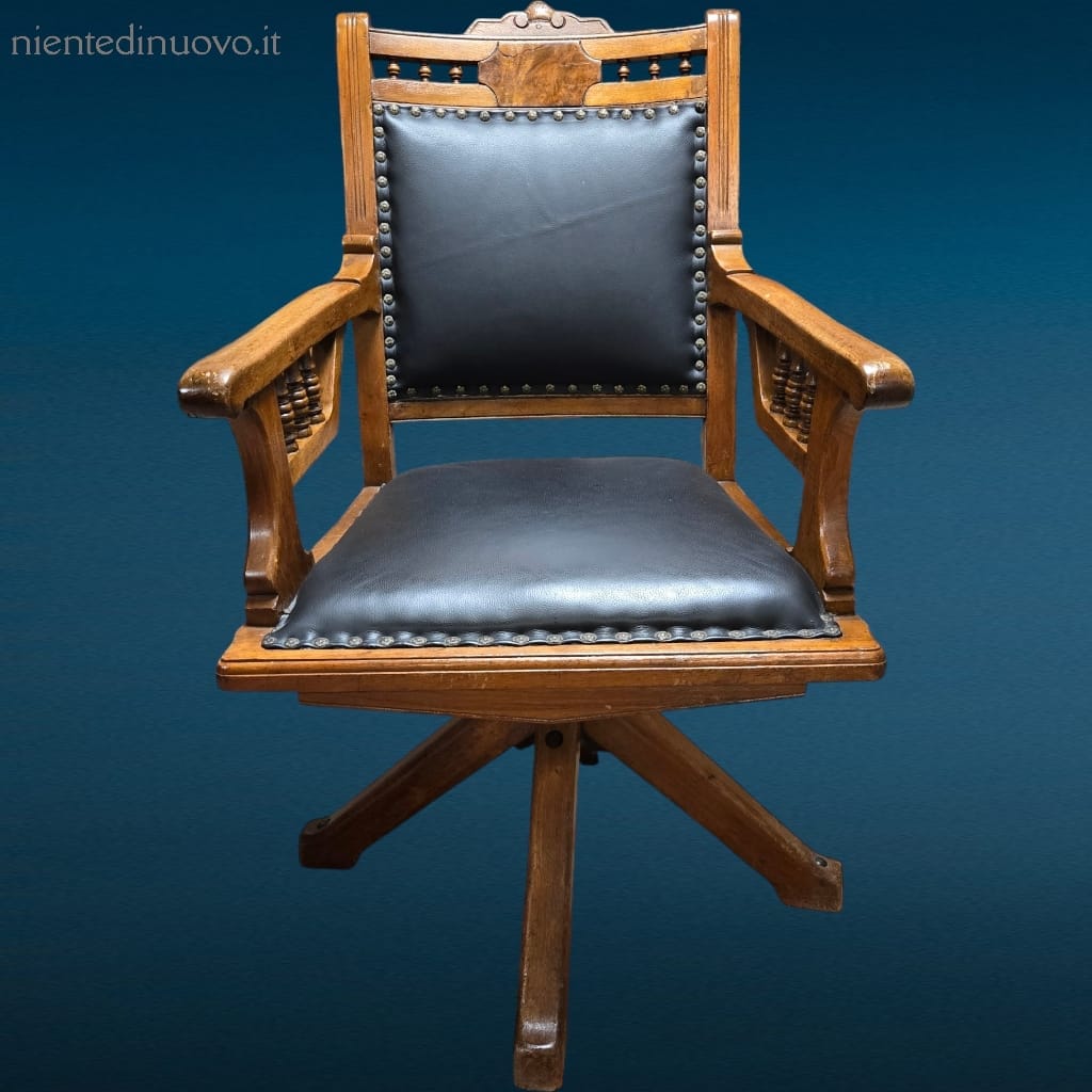 41200.jpg Poltrona da scrivania anni 30 in legno massello con meccanismo di regolazione in metallo.