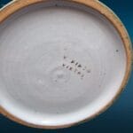 Teiera in ceramica di Vietri firmata V. Pinto, elegante e realizzata a mano.