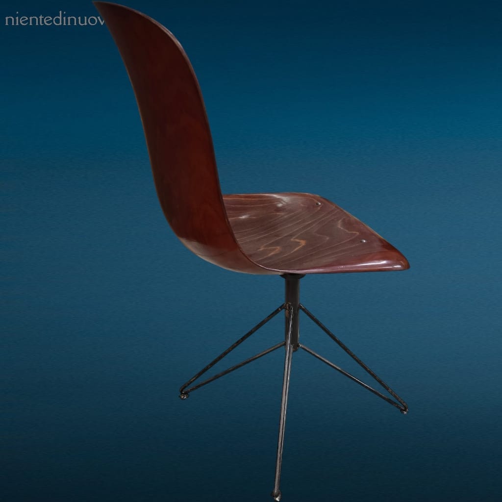 Poltroncina Pagholz vintage anni ’50 con base regolabile in altezza.