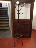 04031.jpg Attaccapanni in ferro nero con appendini e anello portaombrelli in stile vintage