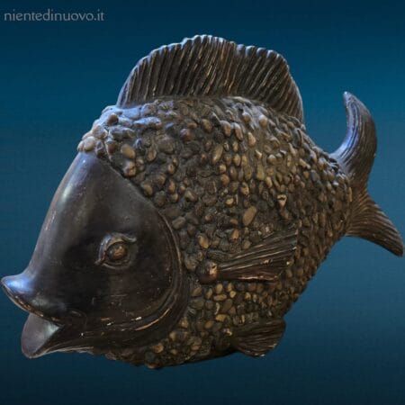 pesce in ceramica con sassi medio