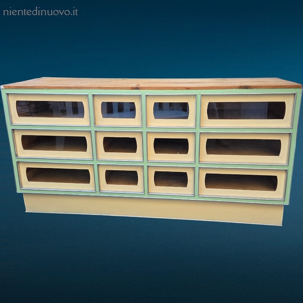 Mobile vecchia pastaia da negozio con cassetti in vetro, ideale per la cucina o come arredo vintage unico.
