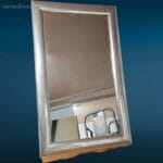 specchio moderno con cornice il legno argento