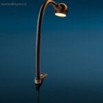 Lampada da tavolo vintage snodabile Stilplast con morsetto, braccio regolabile e design italiano.