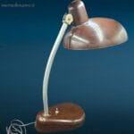 41280_5.jpg Lampada da tavolo ministeriale vintage in metallo marrone anni ‘60 con stelo regolabile e base appesantita.