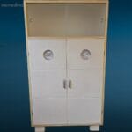 41283_1.jpg Dispensa anni 50 in legno con vetri acidati e maniglie in alluminio