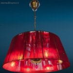04676.jpg Lampadario vintage con paralume rosso in fili e struttura in vetro con 6 bracci e coppette