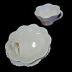 Servizio da tè in ceramica per 4 persone con teiera, tazze sagomate e piattini eleganti