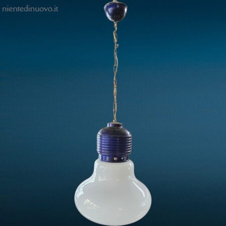 Lampadario vintage a forma di lampadina in vetro opalino bianco anni '70