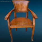 41360_13 poltroncina in legno con braccioli vintage in buone condizioni