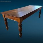 Tavolone fine '800 in abete con gambe tornite e cassetto centrale
