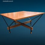 Tavolino vintage ISA anni '50 in ferro e noce, design italiano originale