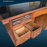 41501_5.jpg Scrivania dirigenziale anni 60 con piano nero e frontale filettato in legno