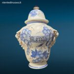 04701_1.jpg Vaso da Farmacia Erboristeria in ceramica decorata con coperchio e motivi fruttati