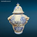 04701_5.jpg Vaso da Farmacia Erboristeria in ceramica decorata con coperchio e motivi fruttati