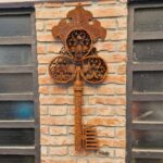 Chiave decorativa in ferro arrugginito da esterno stile vintage