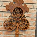Chiave decorativa in ferro arrugginito da esterno stile vintage