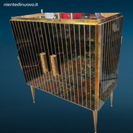 Mobile bar vintage a due ante in vetro di Murano con finiture in ottone e maniglie in bronzo