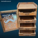 9003780_5.jpg Mobiletto organizer in legno con anta in vetro e quattro cassetti estraibili