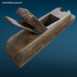 41549_3.jpg Vecchia pialla in legno da falegname con segni di usura