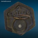 41551_1.jpg Vecchio peso esagonale da 2 kg con anello per bilancia a stadera