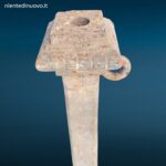 Paletti dissuasori in ghisa vintage con ganci portacatena privi di capitello