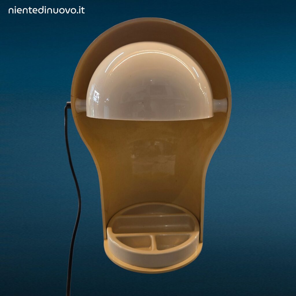 Lampada da tavolo Telegono in plastica con vaschetta anni Sessanta