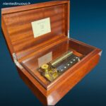 Scatola musicale Reuge anni 70 in radica con carillon 72 note