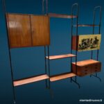 Libreria modulare anni '60 autoportante con cassettiera, ante e pannello decorativo