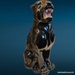 Pantera in ceramica di Bassano, variante nera e rosa, scultura animalier seduta da 58 cm