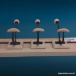 9003498.jpg Appendino in legno chiaro con 3 ganci regolabili in ferro