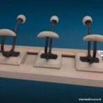 9003498_1.jpg Appendino in legno chiaro con 3 ganci regolabili in ferro
