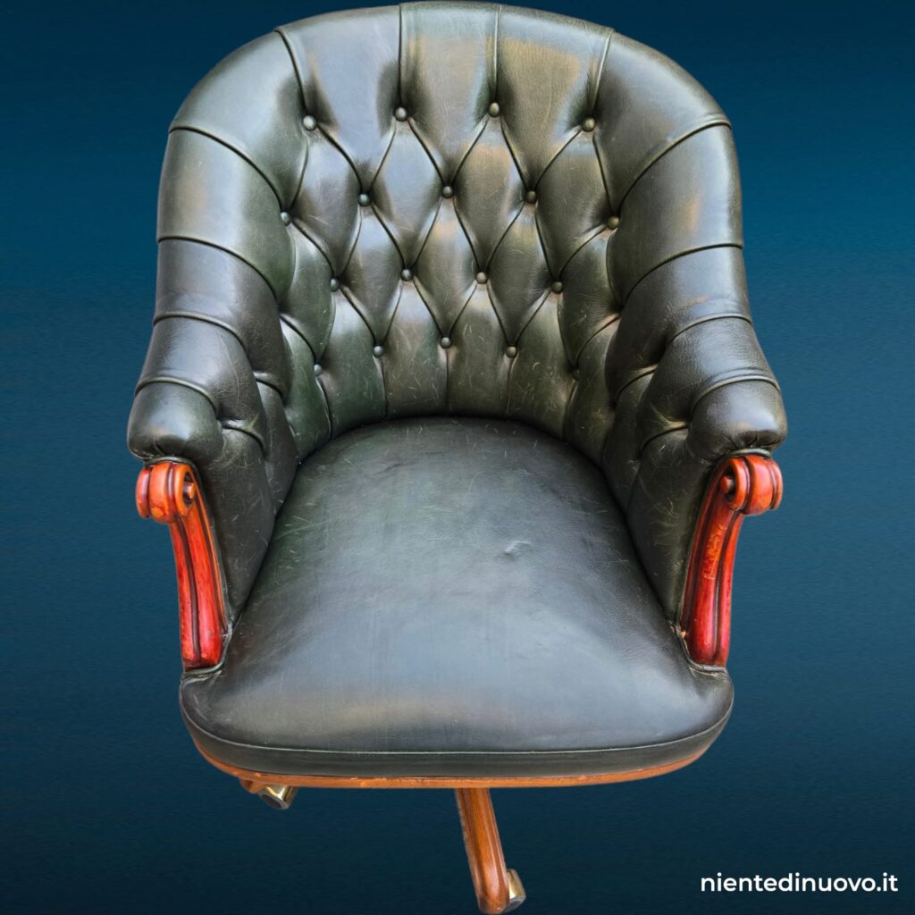 Poltrona Captain Chesterfield in pelle verde con base a rotelle - immagine aggiuntiva 8