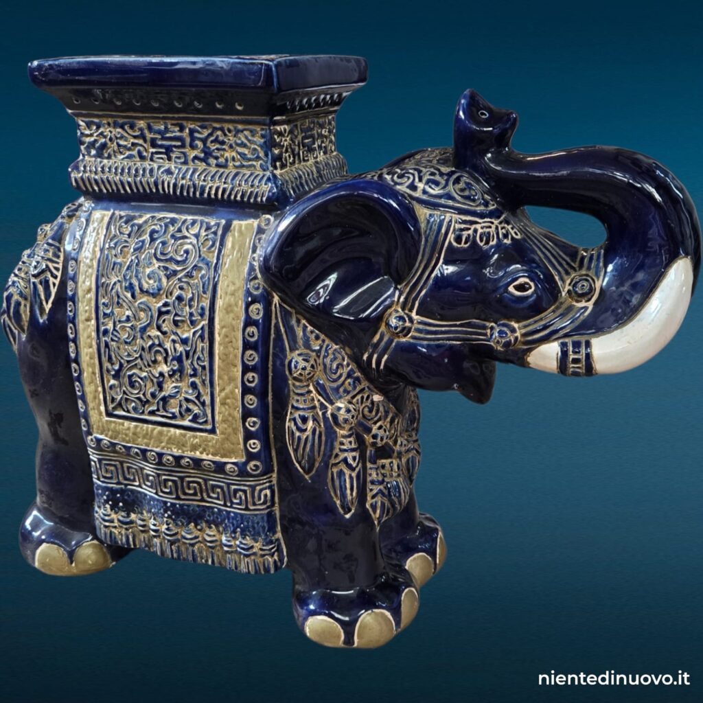 04747.jpg Elefante decorativo in ceramica blu cobalto e oro - immagine aggiuntiva 8
